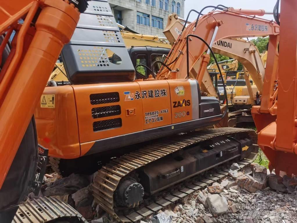 Hitachi ZX 200 حفارات زحافة
