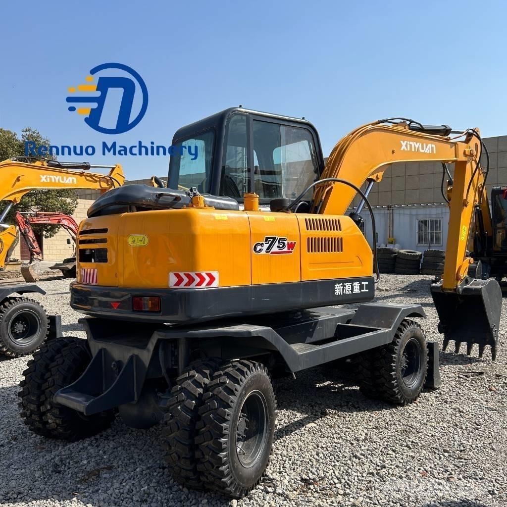 Xinyuan C75W حفارات بعجل