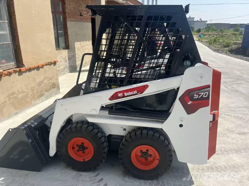 Bobcat S 70 لوادر انزلاقية التوجيه