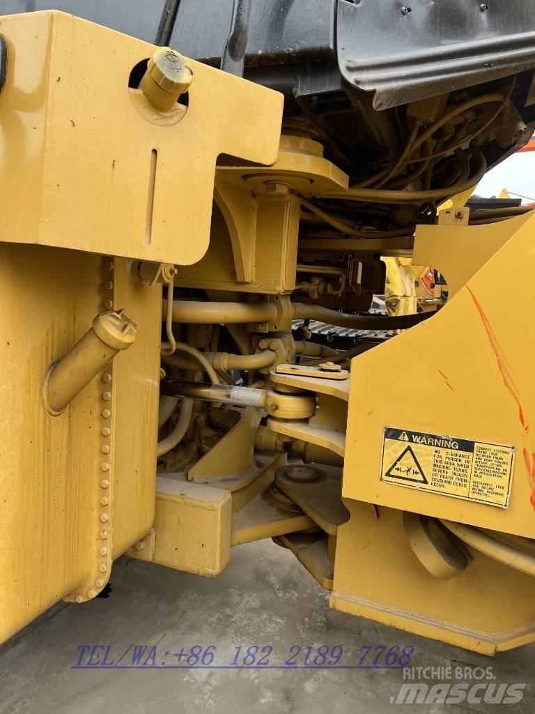 CAT 966G لوادر بعجل