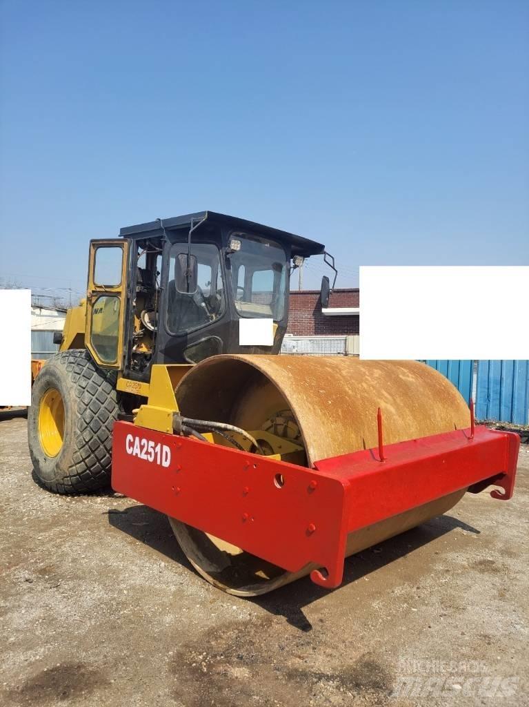 Dynapac CA 251 D مداحل أحادية الأسطوانة