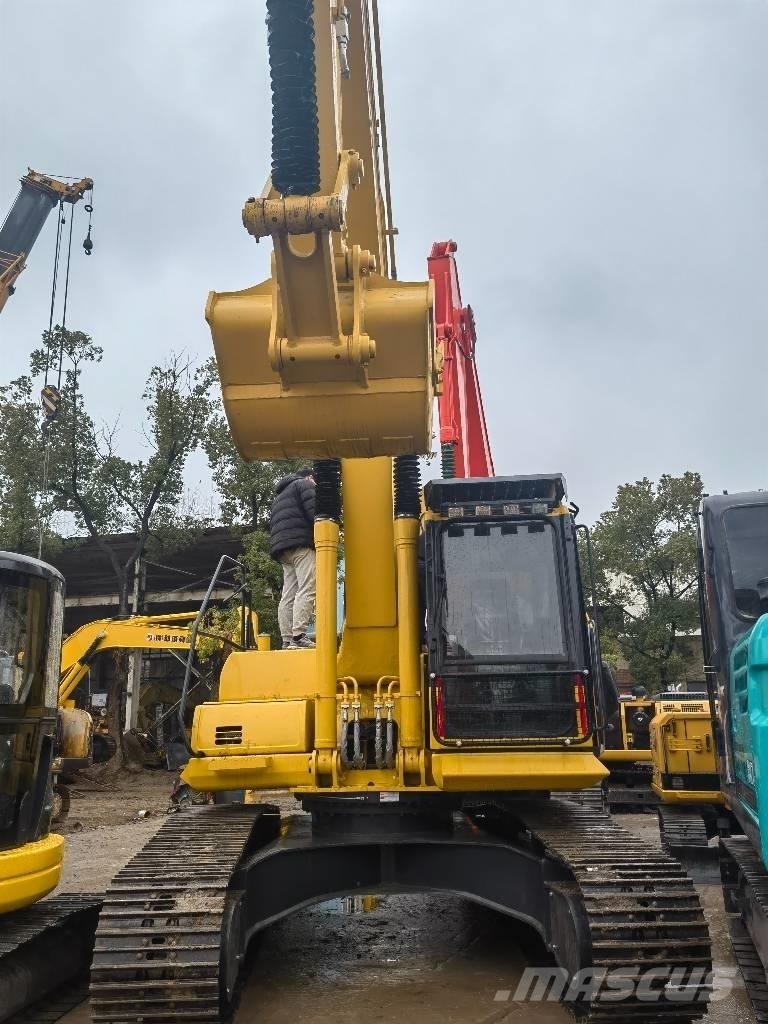 Komatsu PC 220-8 حفارات زحافة