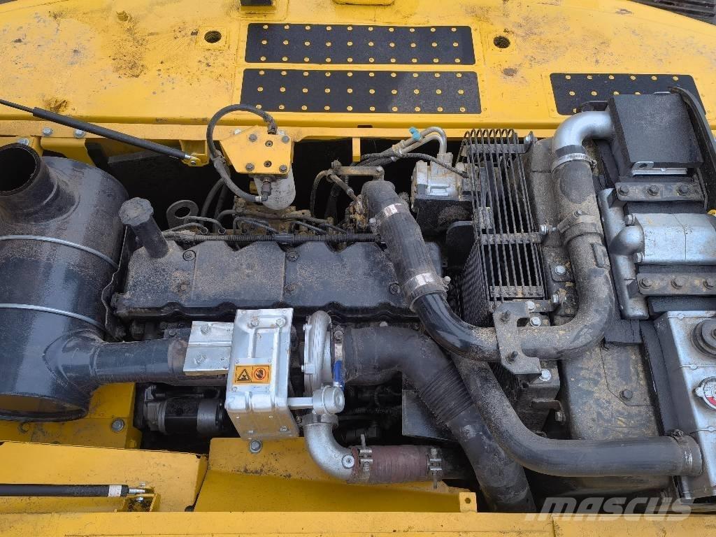 Komatsu PC 220-8 حفارات زحافة