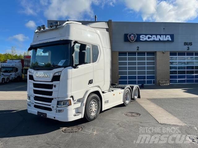 Scania R 590 وحدات الجر