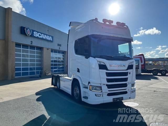 Scania R 590 وحدات الجر