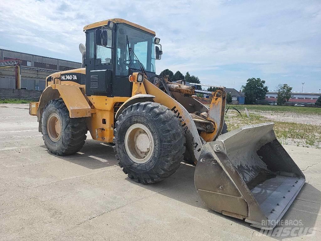 Hyundai HL 740-7 A لوادر بعجل