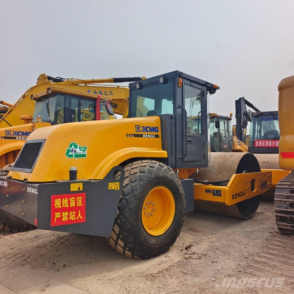 XCMG XS 143 J مداحل أحادية الأسطوانة