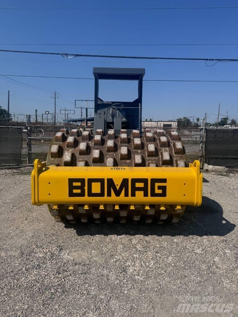 Bomag BW 211 P D-3 مداحل أحادية الأسطوانة