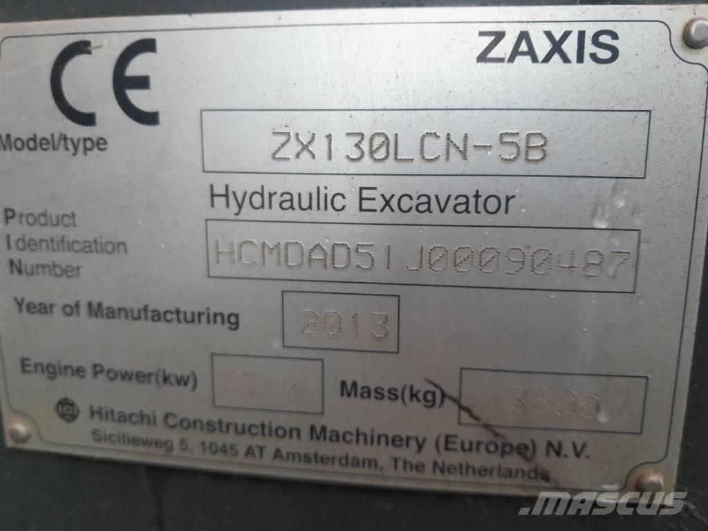 Hitachi Zaxis 130-5 حفارات زحافة
