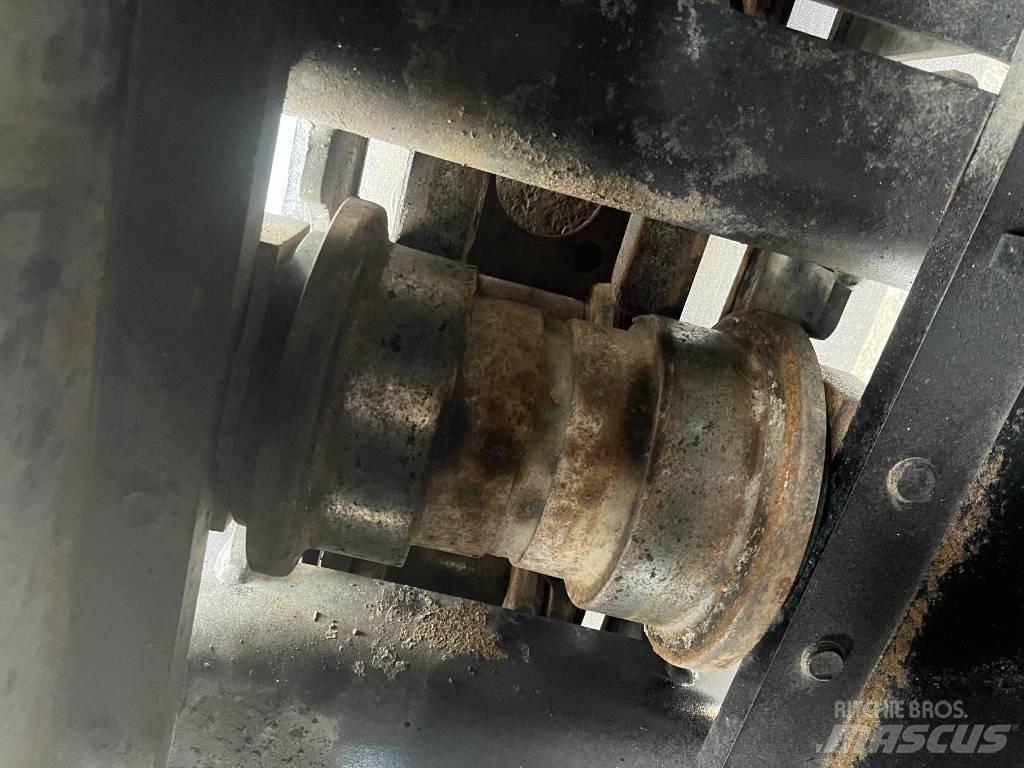 CAT 336 حفارات زحافة