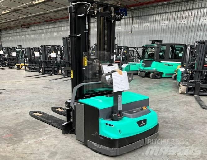 Mitsubishi SBP16N3I معدات التكديس الجوالة