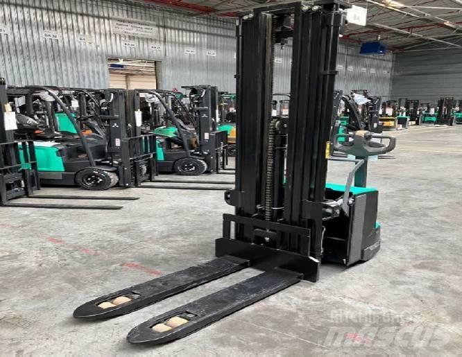 Mitsubishi SBP16N3I معدات التكديس الجوالة