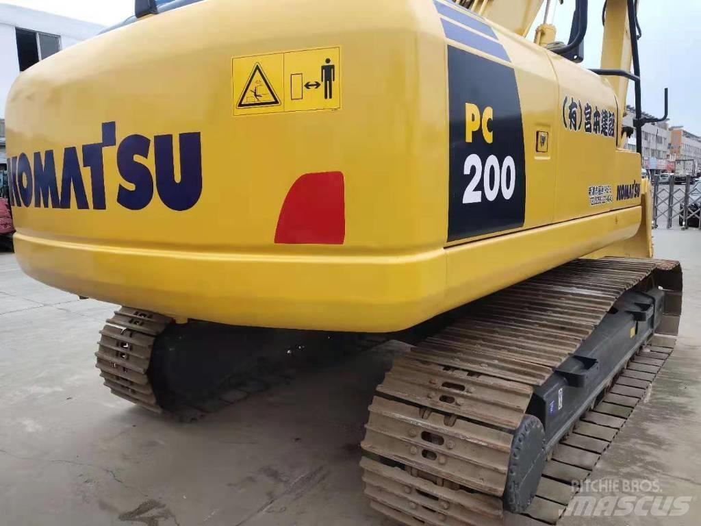 Komatsu PC 200 حفارات زحافة
