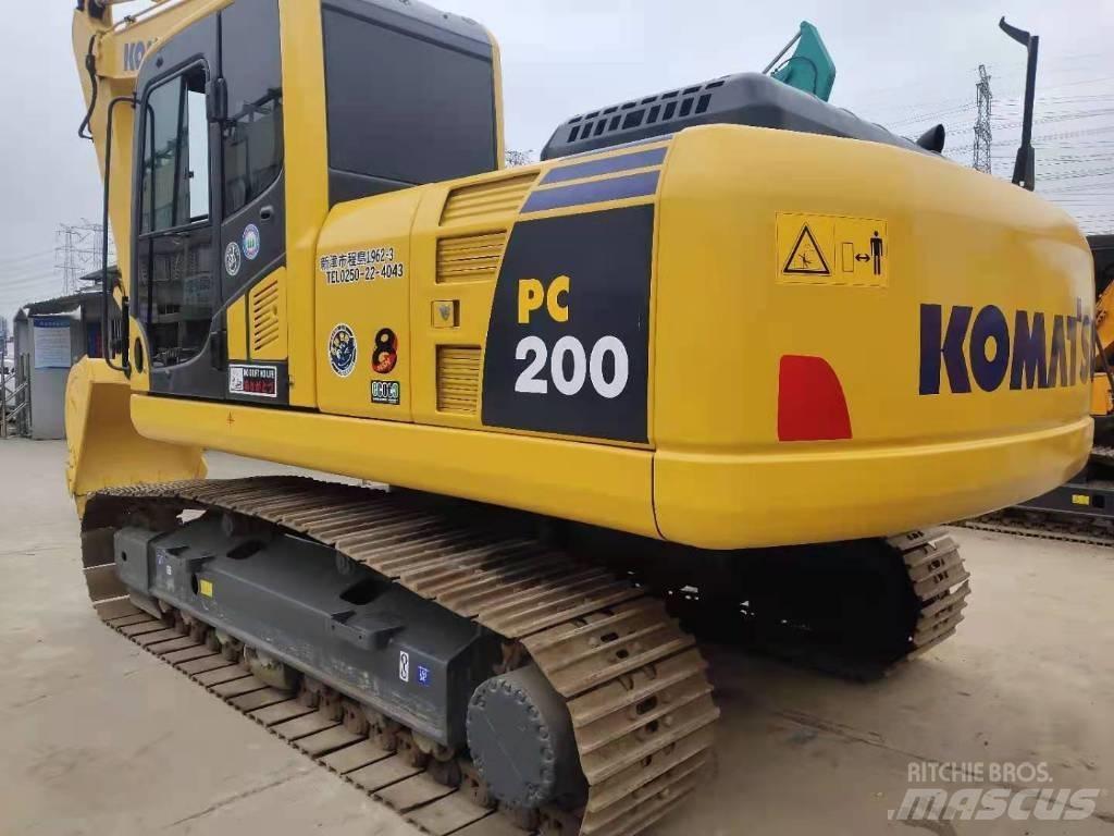 Komatsu PC 200 حفارات زحافة