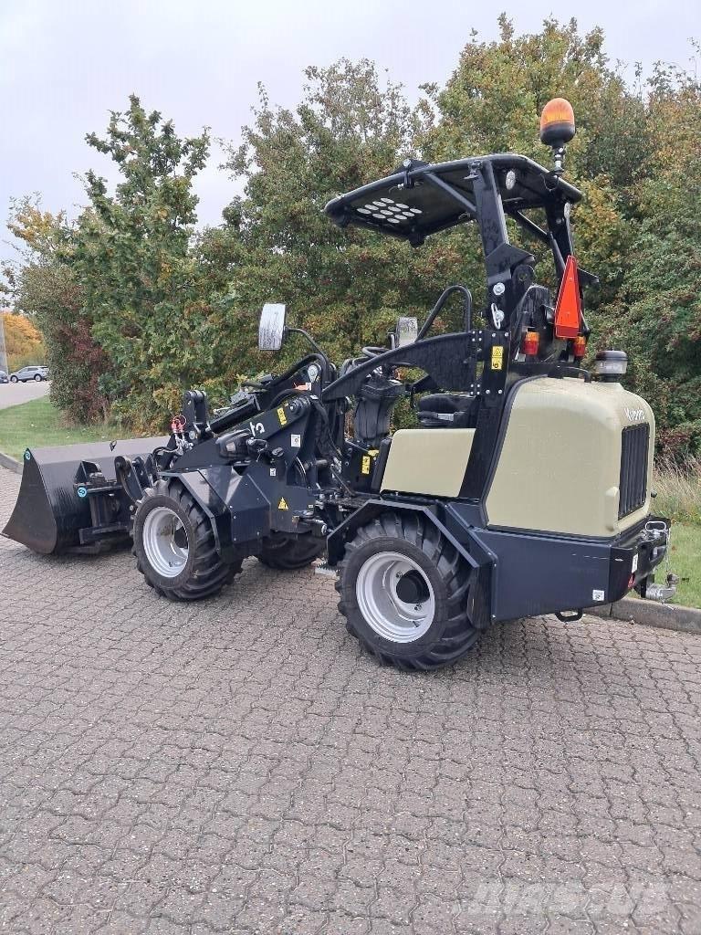 Kubota RT 220-2e لوادر صغيرة