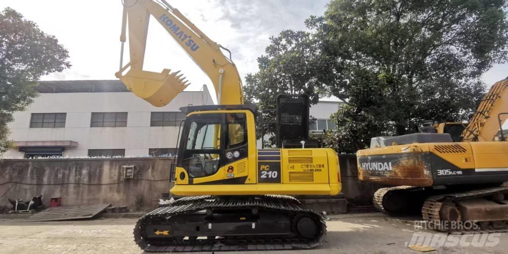 Komatsu PC 210-8 حفارات زحافة