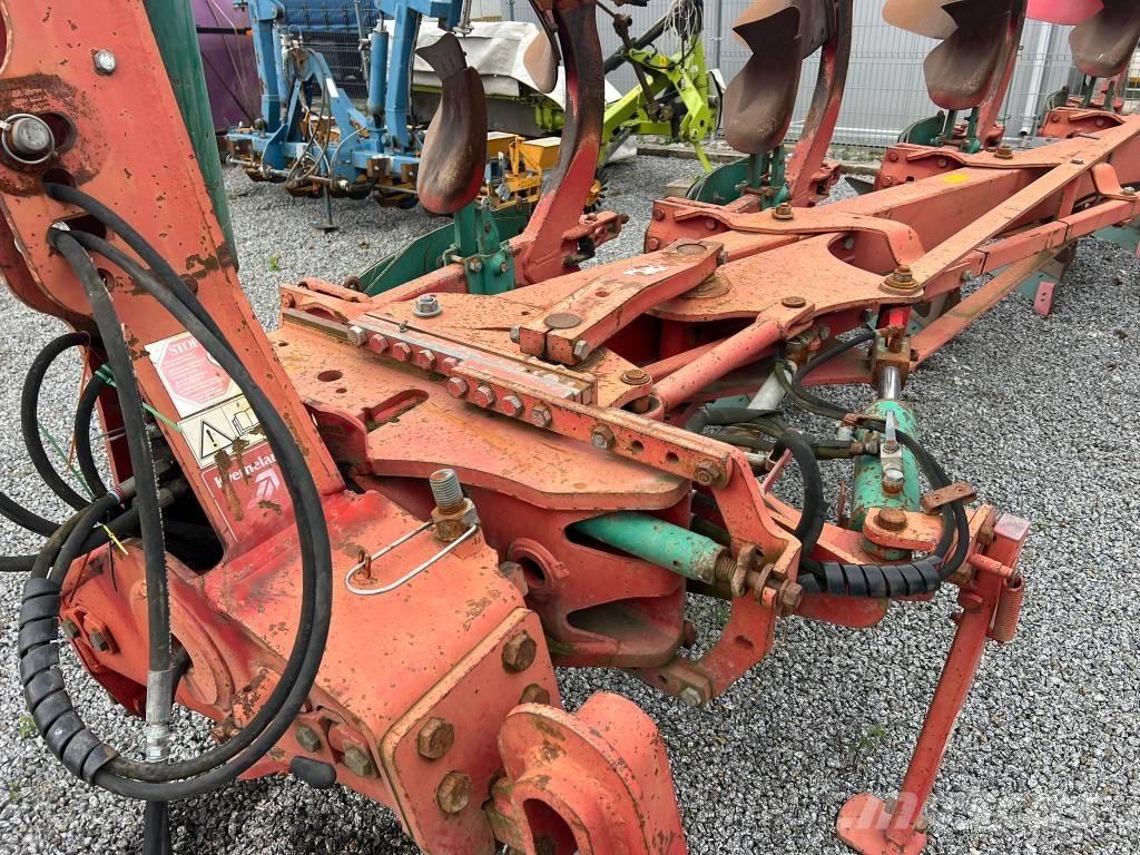 Kverneland EG100 محاريث تقليدية