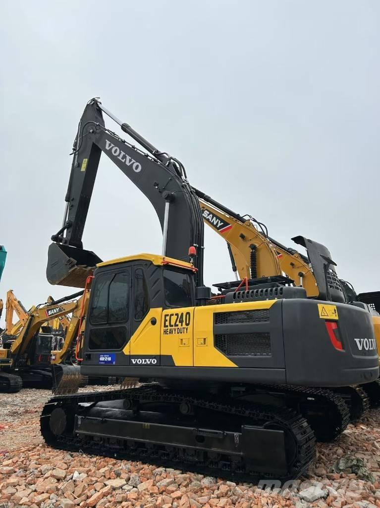 Volvo EC 240 حفارات زحافة