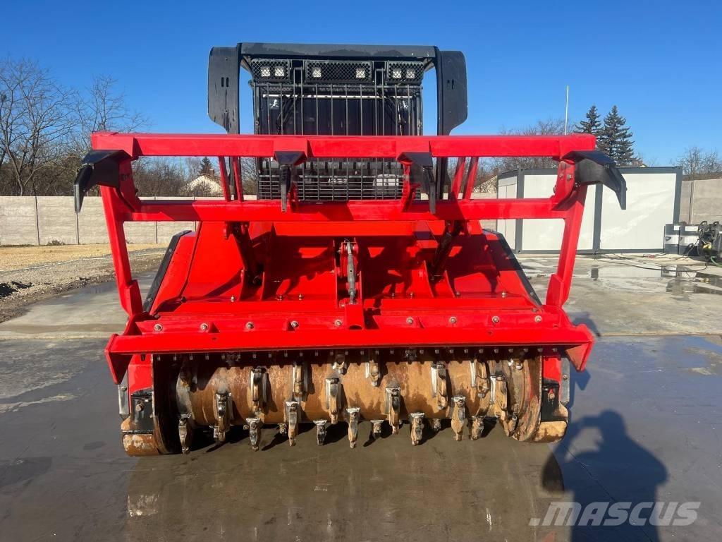 Prinoth Raptor 800 ماكينات تقطيع أخشاب الحراجة