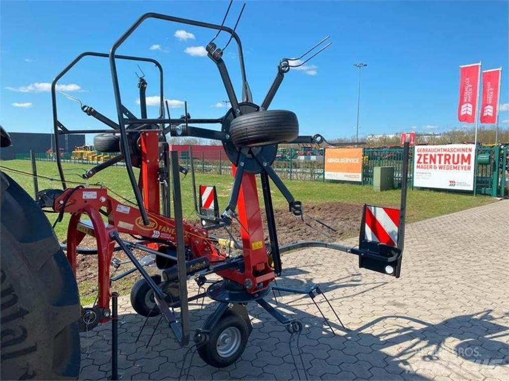 Vicon FANEX 524 مكابس وميبسات التبن
