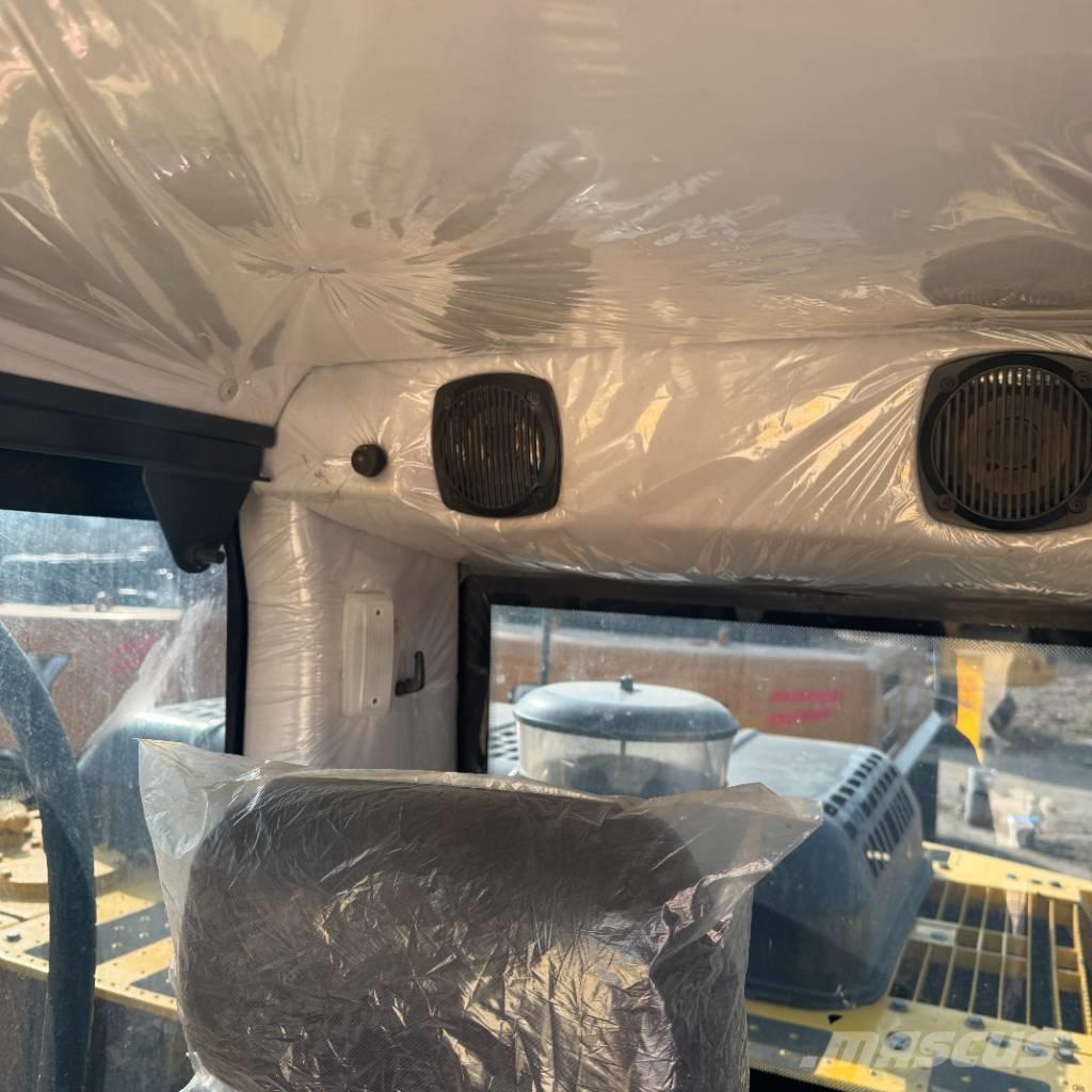 Komatsu PC 200-8 حفارات زحافة