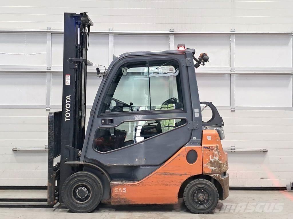 Toyota 02-8FGF18 شاحنات LPG
