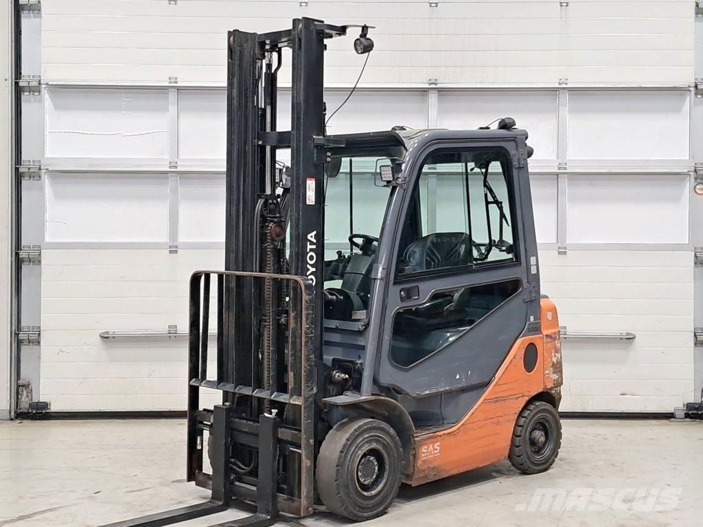 Toyota 02-8FGF18 شاحنات LPG