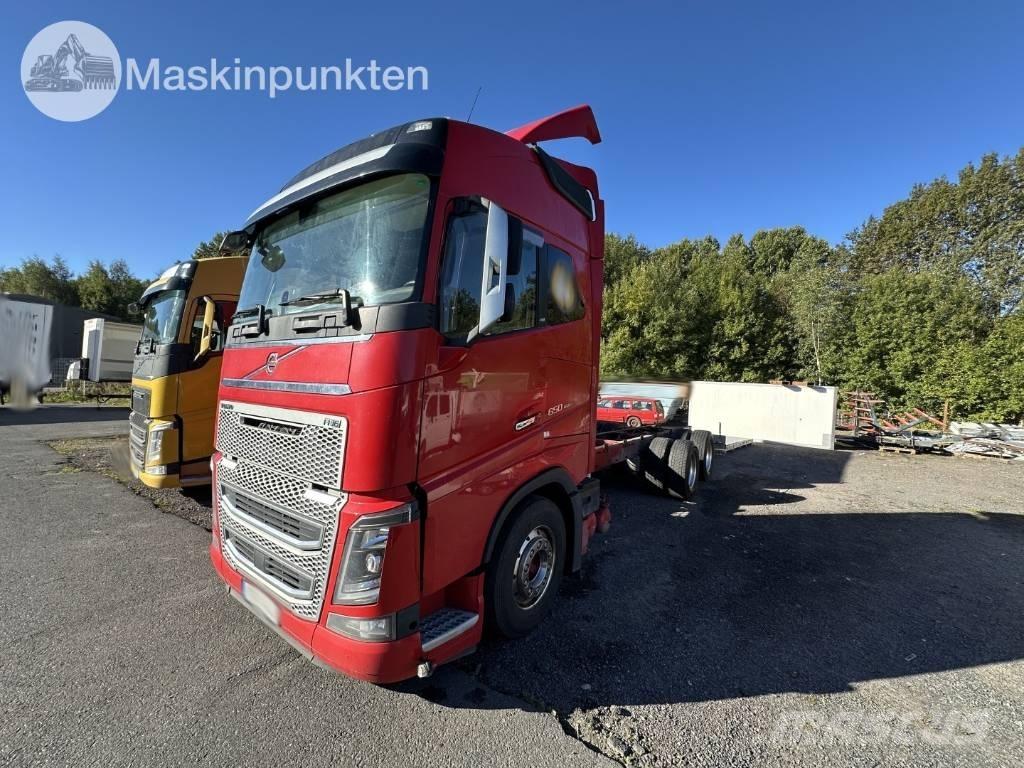 Volvo FH 16 شاحنات بمقصورة وهيكل