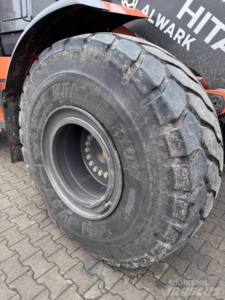 Hitachi ZW 220-7 لوادر بعجل