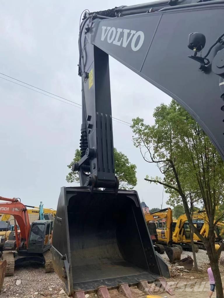 Volvo EC210D حفارات زحافة