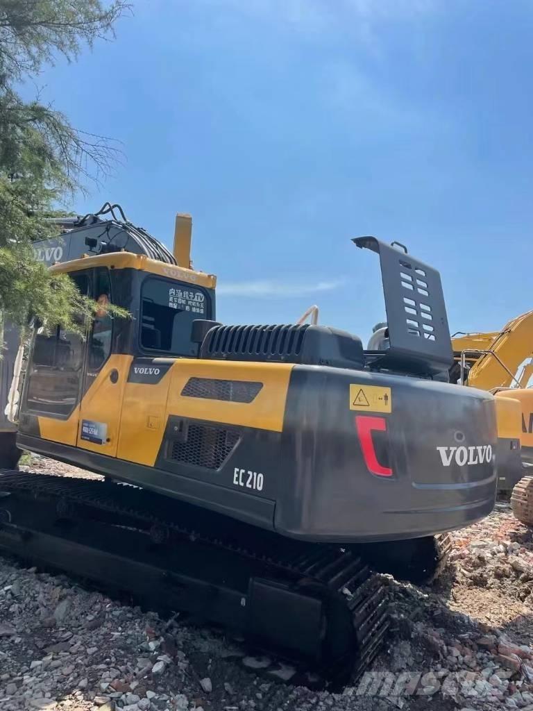 Volvo EC210D حفارات زحافة