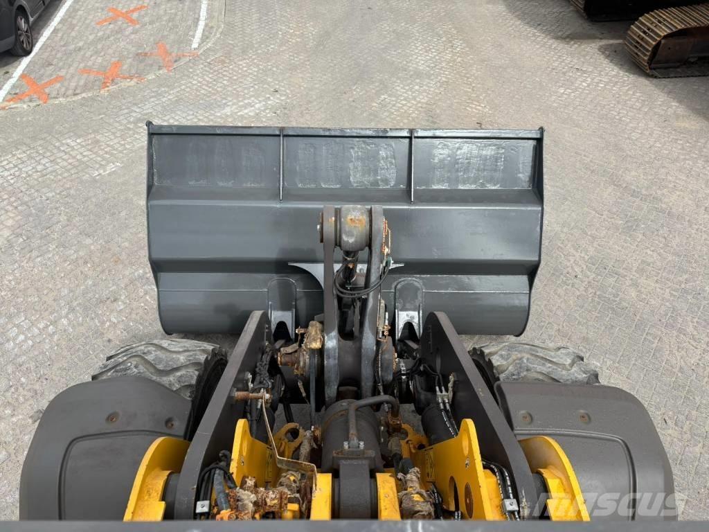 Volvo L 110 H لوادر بعجل