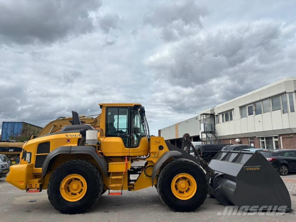 Volvo L 110 H لوادر بعجل