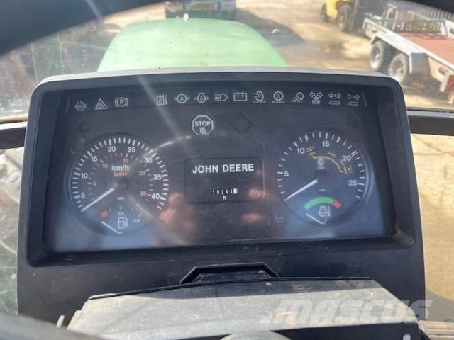 John Deere 6200 الجرارات