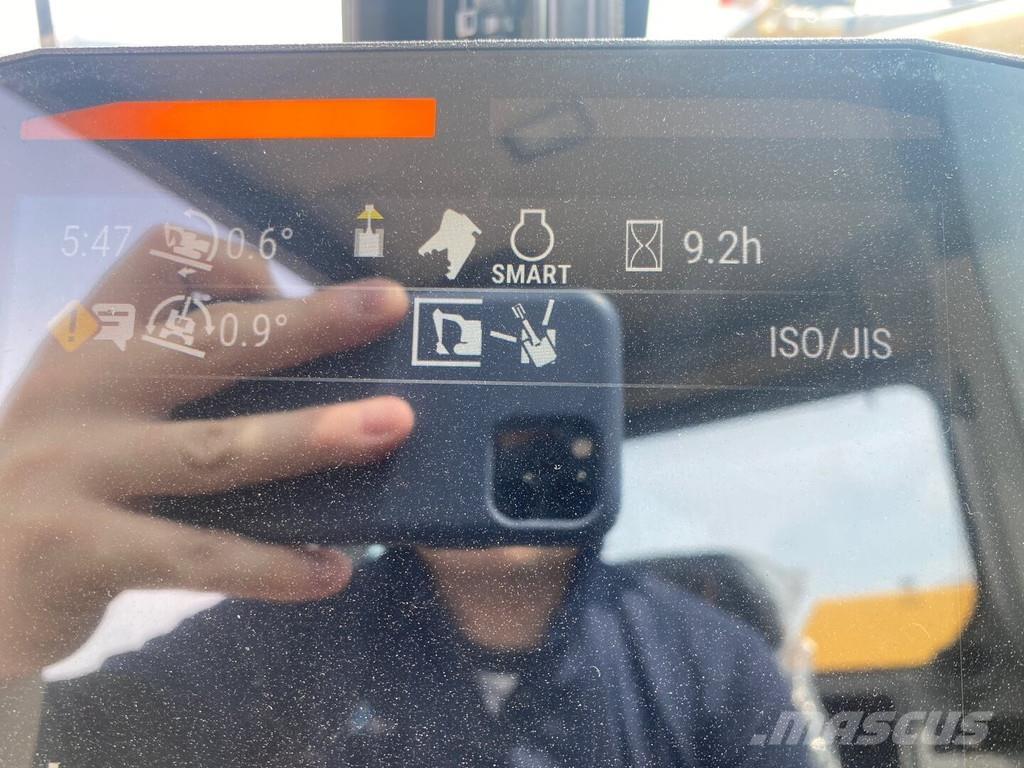 CAT 352 UHD حفارات زحافة