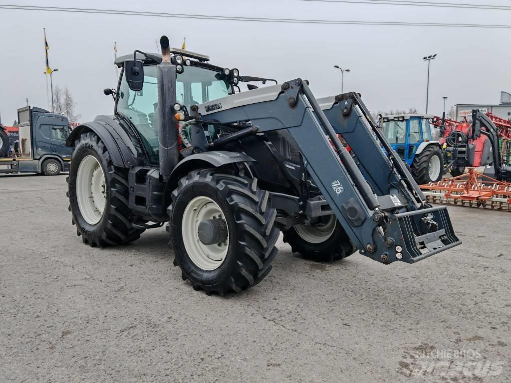Valtra T 194 V الجرارات