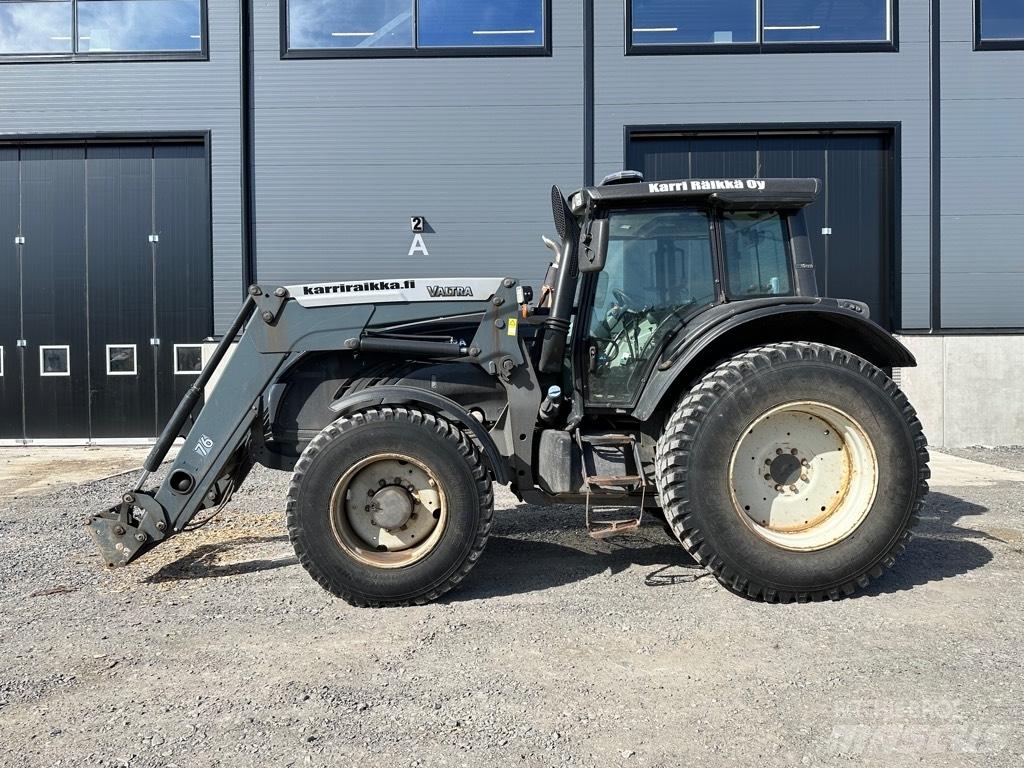 Valtra T 173 الجرارات