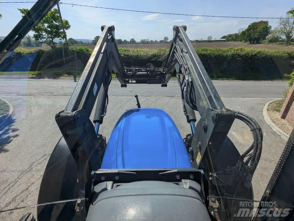 New Holland TSA115A الجرارات