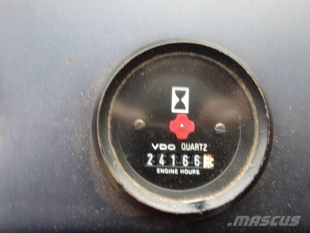 Volvo BM L 70 لوادر بعجل