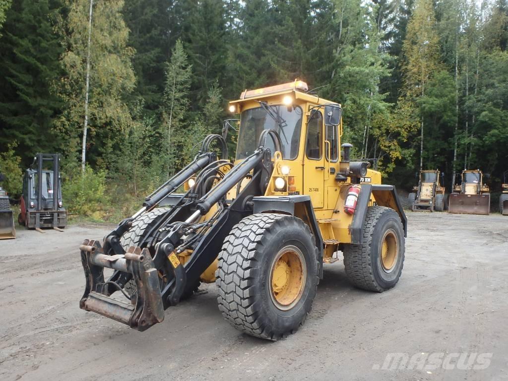 Volvo BM L 70 لوادر بعجل