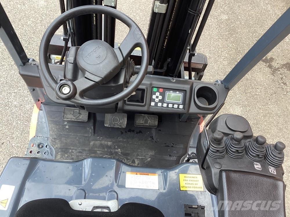 Toyota 8FBEK16T شاحنات ذات رافعات شوكية تعمل بالكهرباء