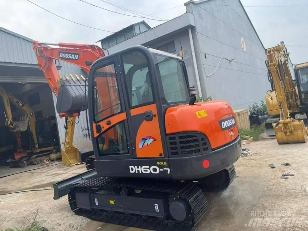 Doosan DH 60 حفارات صغيرة أقل من 7 طن (حفارات صغيرة)