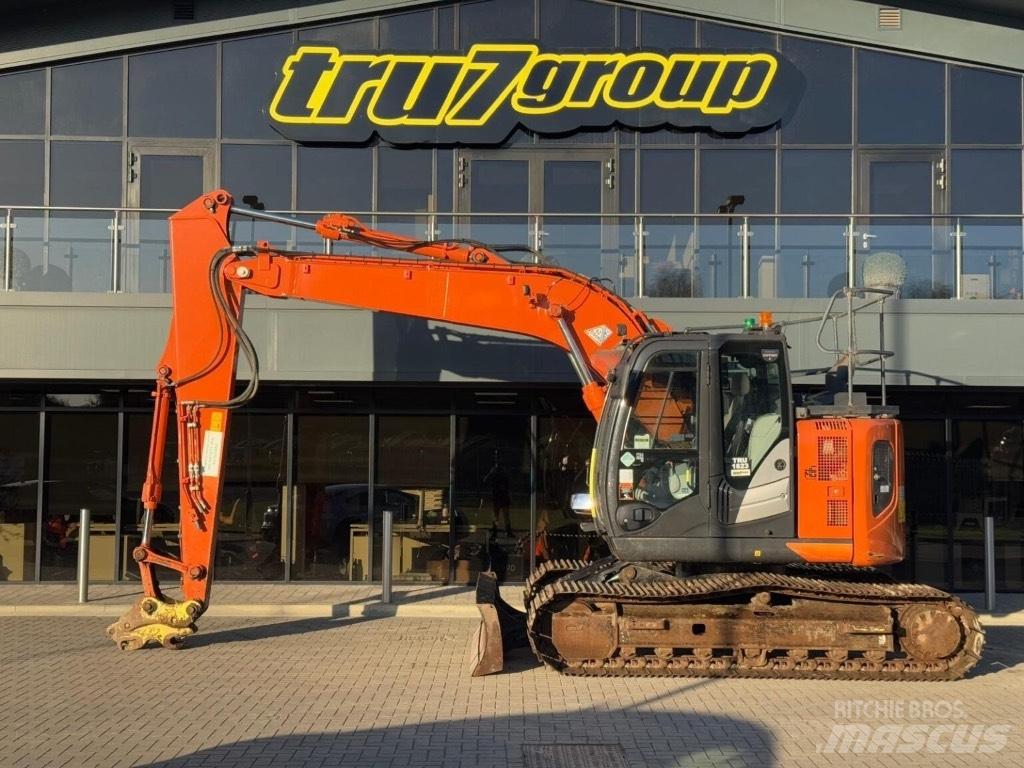 Hitachi ZX135USBL-6 حفارات زحافة