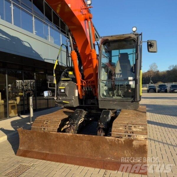 Hitachi ZX135USBL-6 حفارات زحافة