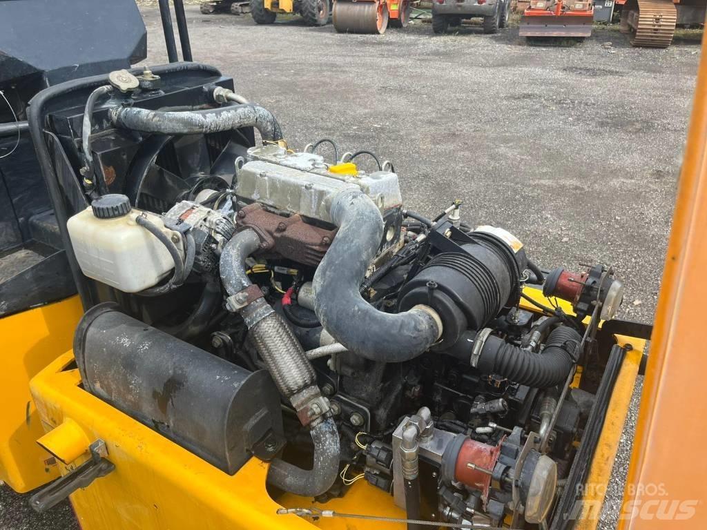 JCB VMT 260-120 مداحل ثنائية الاسطوانة