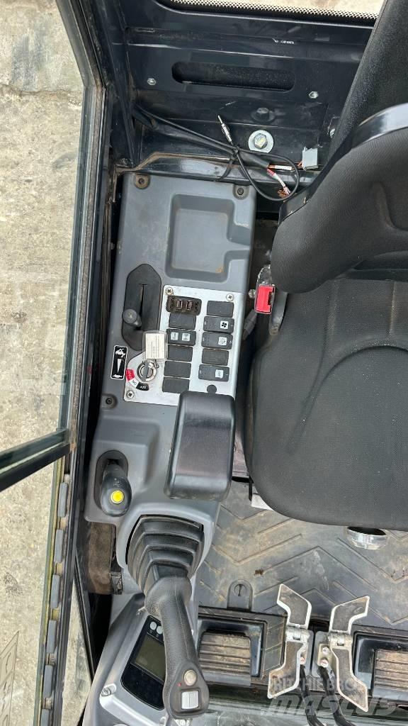 Yanmar SV17 VT حفارات صغيرة أقل من 7 طن (حفارات صغيرة)