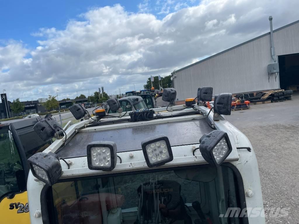 Takeuchi TB 225 حفارات صغيرة أقل من 7 طن (حفارات صغيرة)