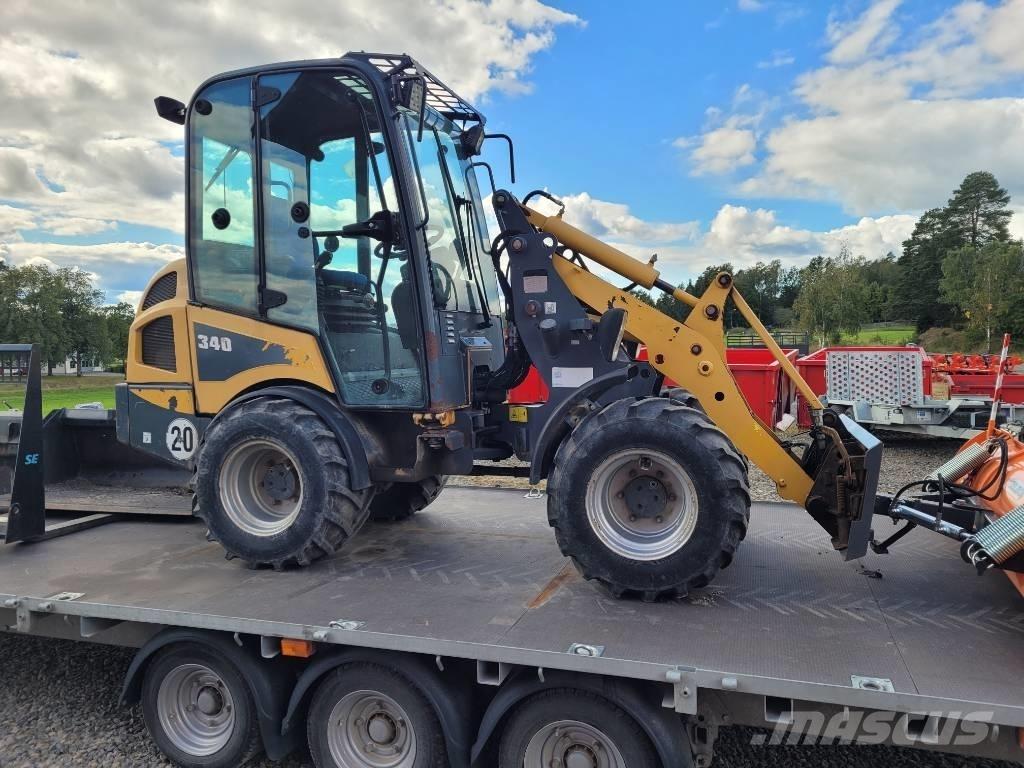 Gehl 340 لوادر متعددة الأغراض