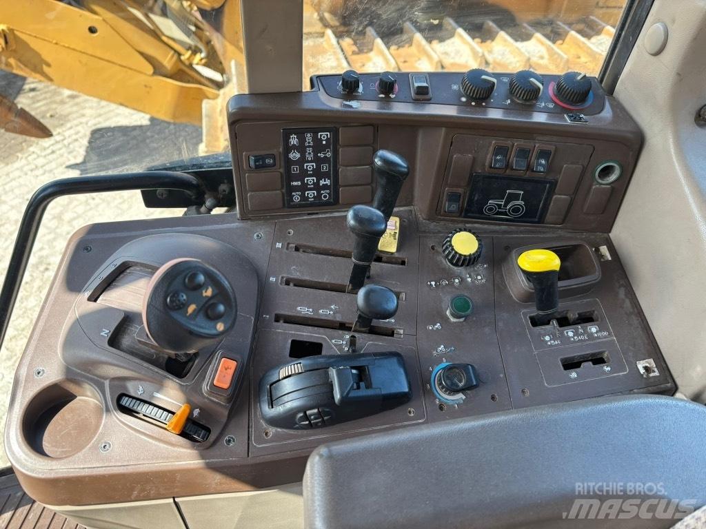 John Deere 6320 الجرارات
