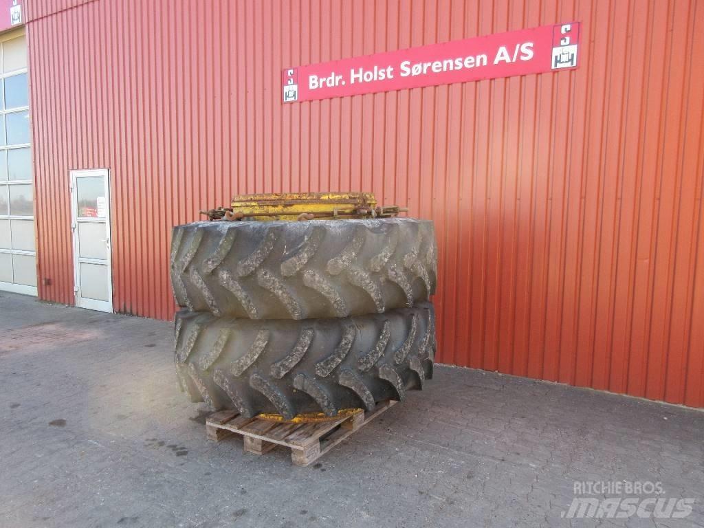 Firestone 20.8-38 الإطارات والعجلات والحافات